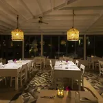 Hotel Liv By Bellazure 4*