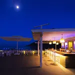 Hotel Liv By Bellazure