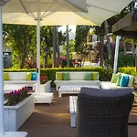 Hotel Liv By Bellazure
