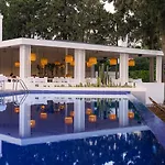 Hotel Liv By Bellazure 4*
