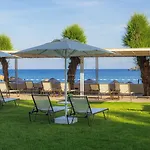 Hotel Liv By Bellazure 4*