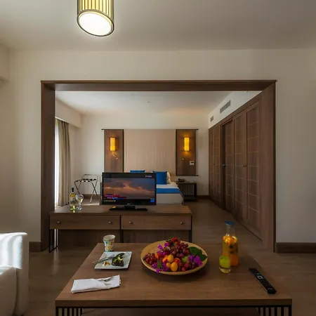 Otel Liv By Bellazure 4*