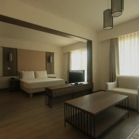 Liv By Bellazure Otel