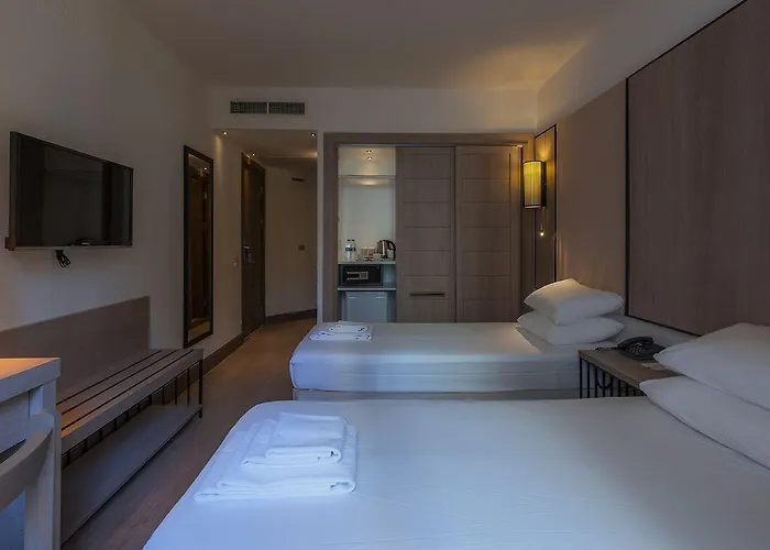 Liv By Bellazure Akiarlar