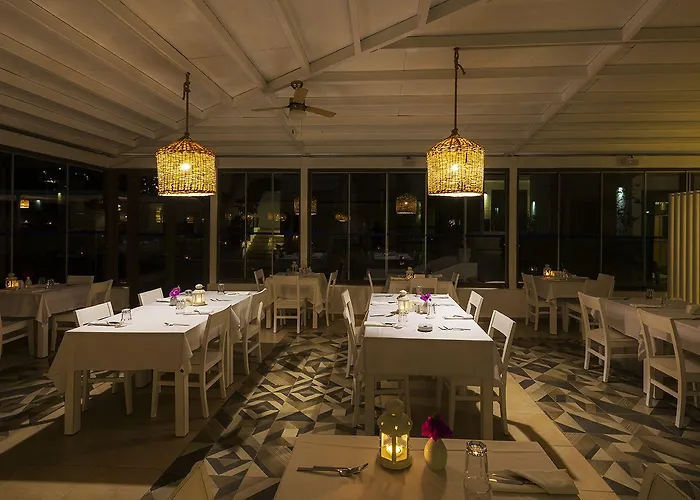 Hotel Liv By Bellazure 4*