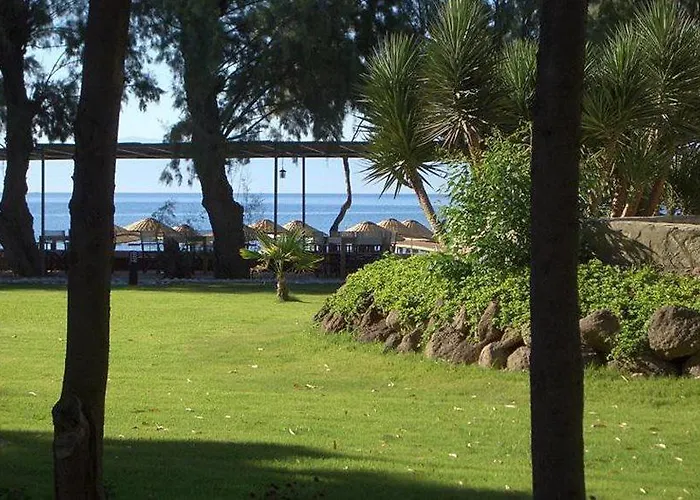 Liv By Bellazure Hotel Akiarlar