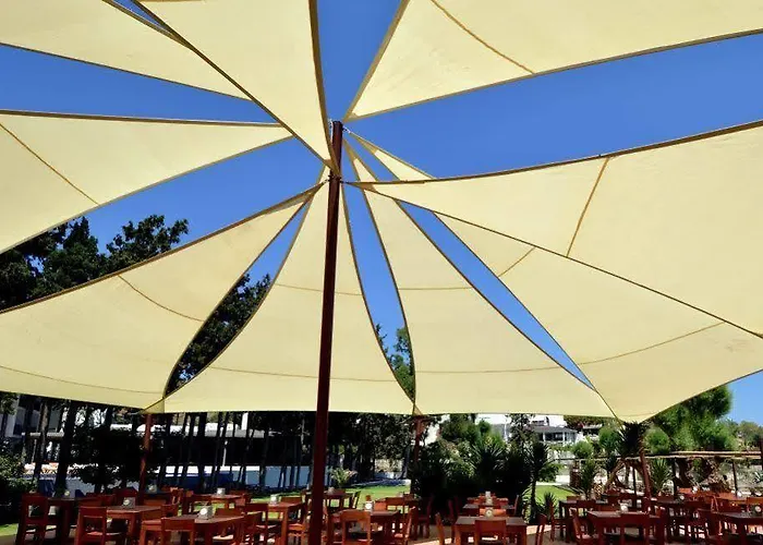 Liv By Bellazure Otel 4*