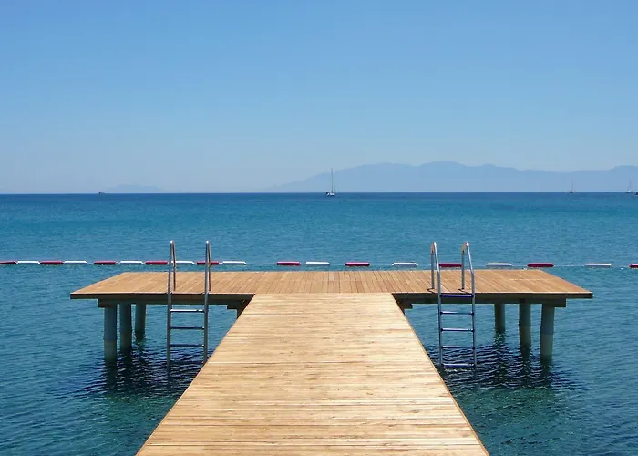 Liv By Bellazure Hotel