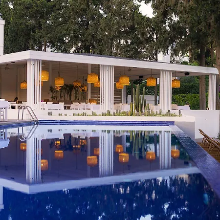 Ξενοδοχείο Liv By Bellazure 4*