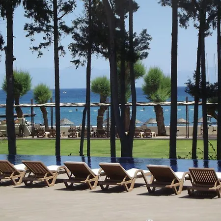 Liv By Bellazure Ξενοδοχείο