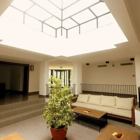 酒店 Liv By Bellazure