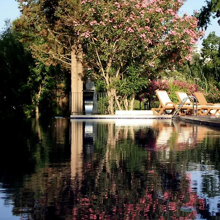 酒店 Liv By Bellazure