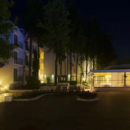 Liv By Bellazure 4* 阿克亚拉尔