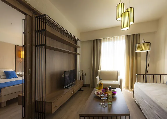 Liv By Bellazure Hotel 4*