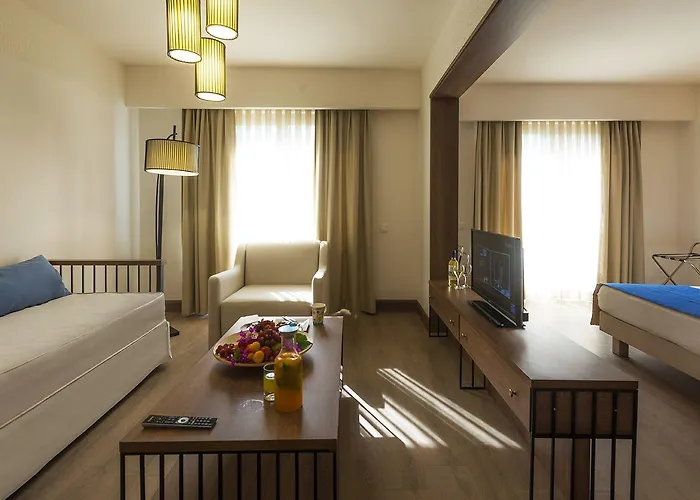 Liv By Bellazure Otel 4*