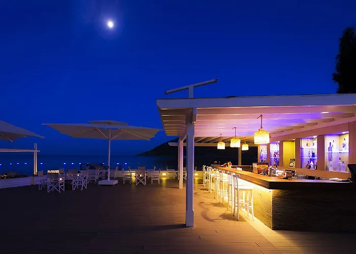 Hotel Liv By Bellazure