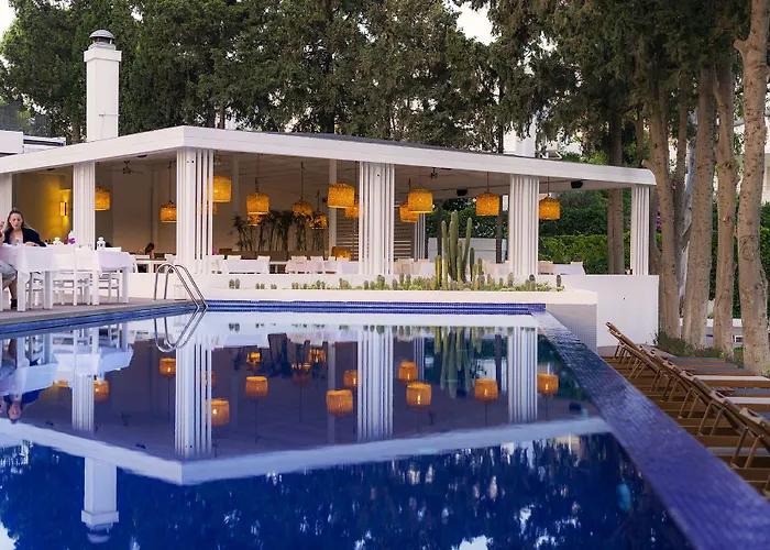 Otel Liv By Bellazure 4*