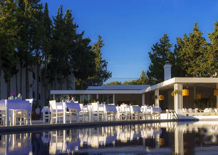 Otel Liv By Bellazure 4*